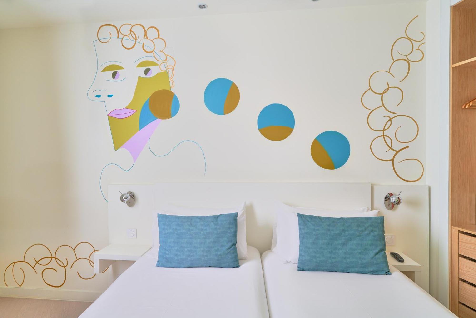 Blume Cruz Suites Madrid Ngoại thất bức ảnh